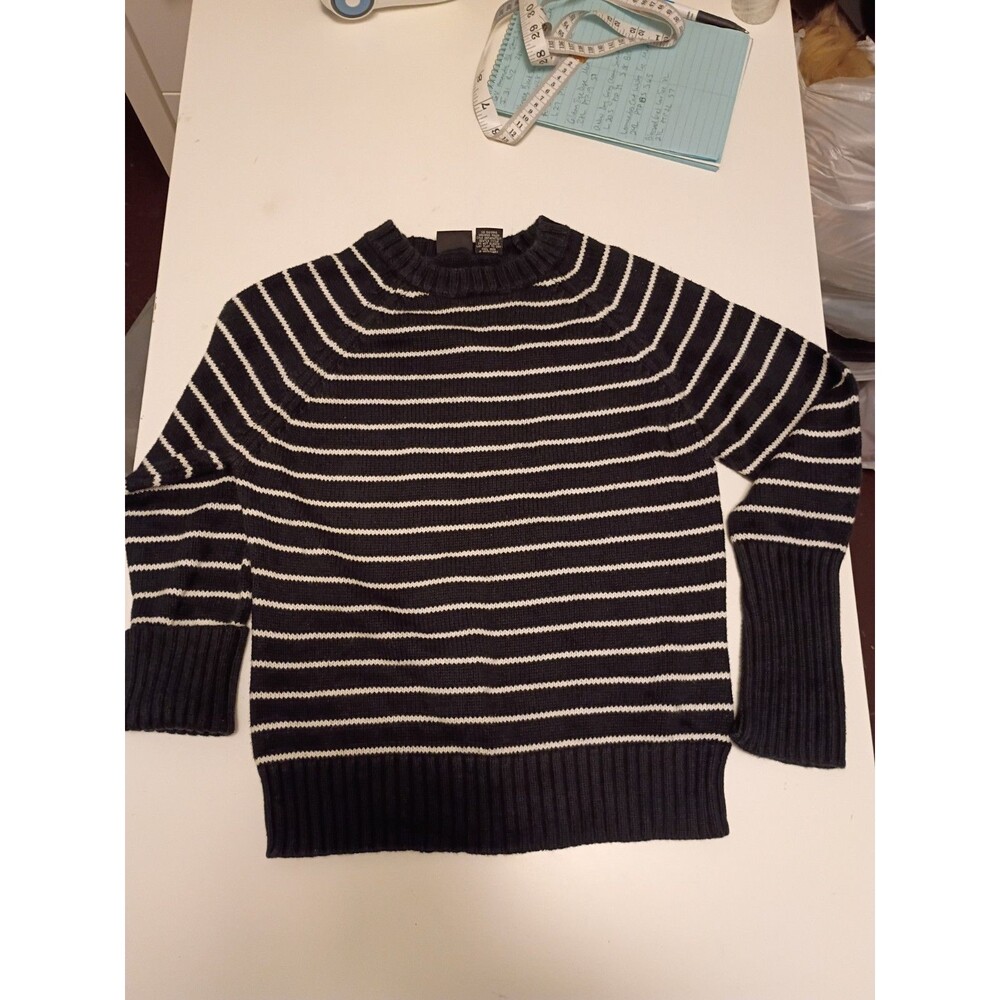 Mossimo blk and wht sturdy fabric warm sweater size small